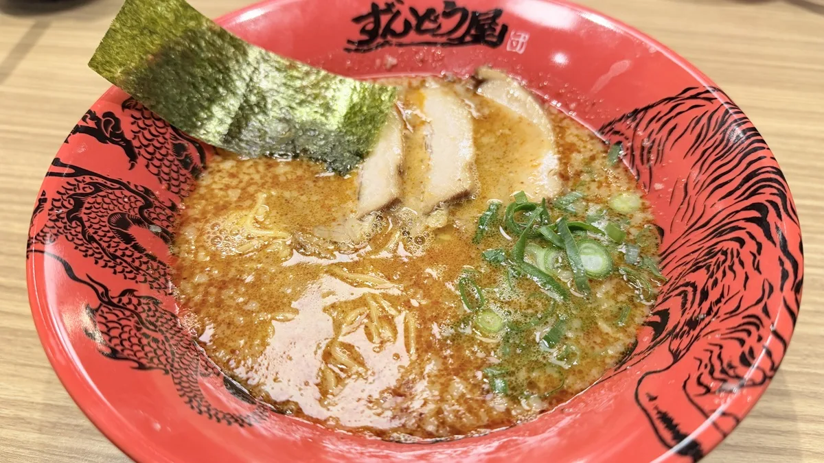 ピリ辛が豚骨の旨味をさらに倍増した「元味HOTらーめん」です