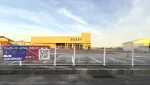 実際にカネスエ馬淵店がオープンする新店舗を撮影してきました。カネスエの看板はつけていませんが、スーパーマーケットカネスエオープニングスタッフ募集の垂れ幕が貼られていました。