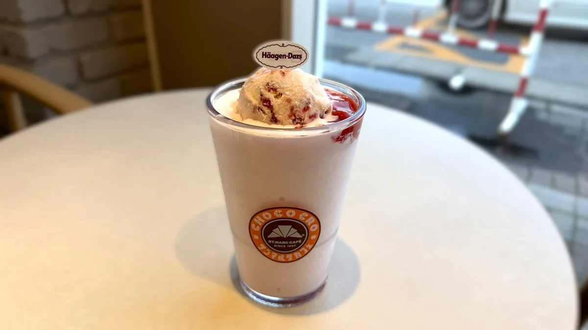 ICHIGO ミルクスムージー with ハーゲンダッツ(Mサイズ 720円)