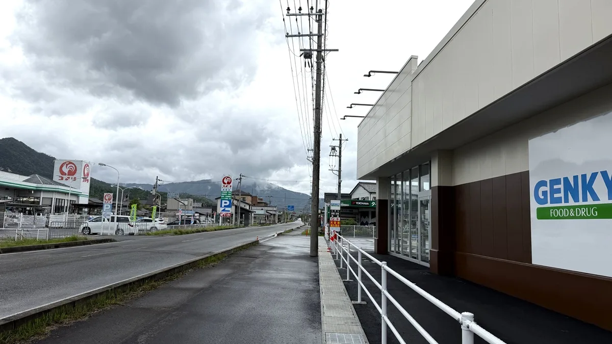 ドラッグストア「ゲンキー勝野店」が5月14日オープン予定。オープン前に現地を撮影してきました。道を挟んで斜め前には「コメリハード&グリーン高島店」があります。