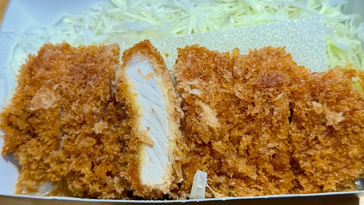 「とんかつ和幸」のお持ち帰りの特ロースかつ弁当（1,020円）購入しました