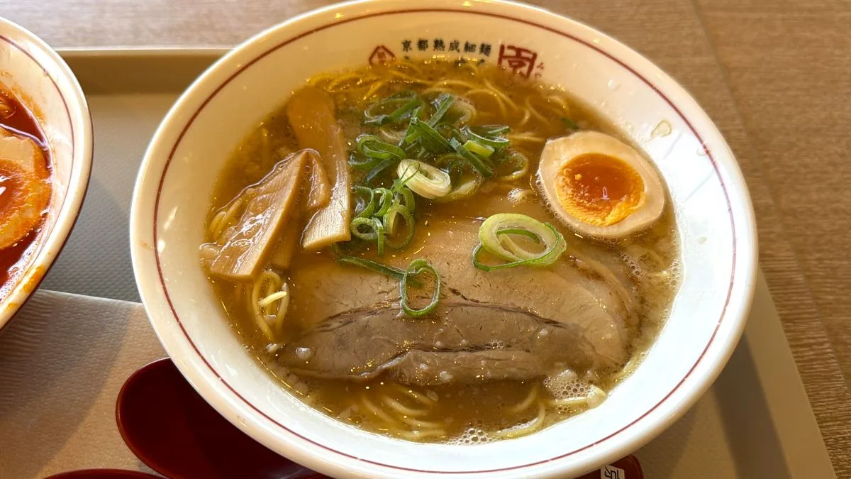 三井アウトレットパーク滋賀竜王で らぁ〜めん京 の「朱(あか)らぁ〜めん」を食べてきました