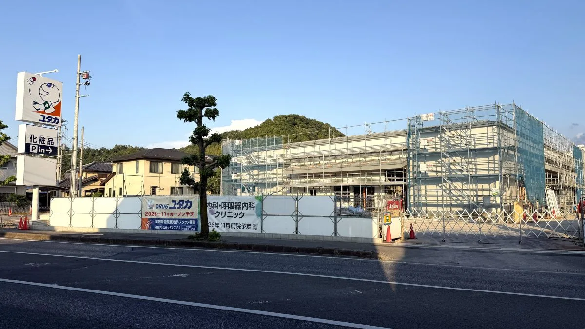 滋賀県彦根市松原町に「ドラッグユタカ彦根松原店」が2026年11月オープン予定。2026年8月23日に現地を確認すると店舗の建設工事が進んでいました。