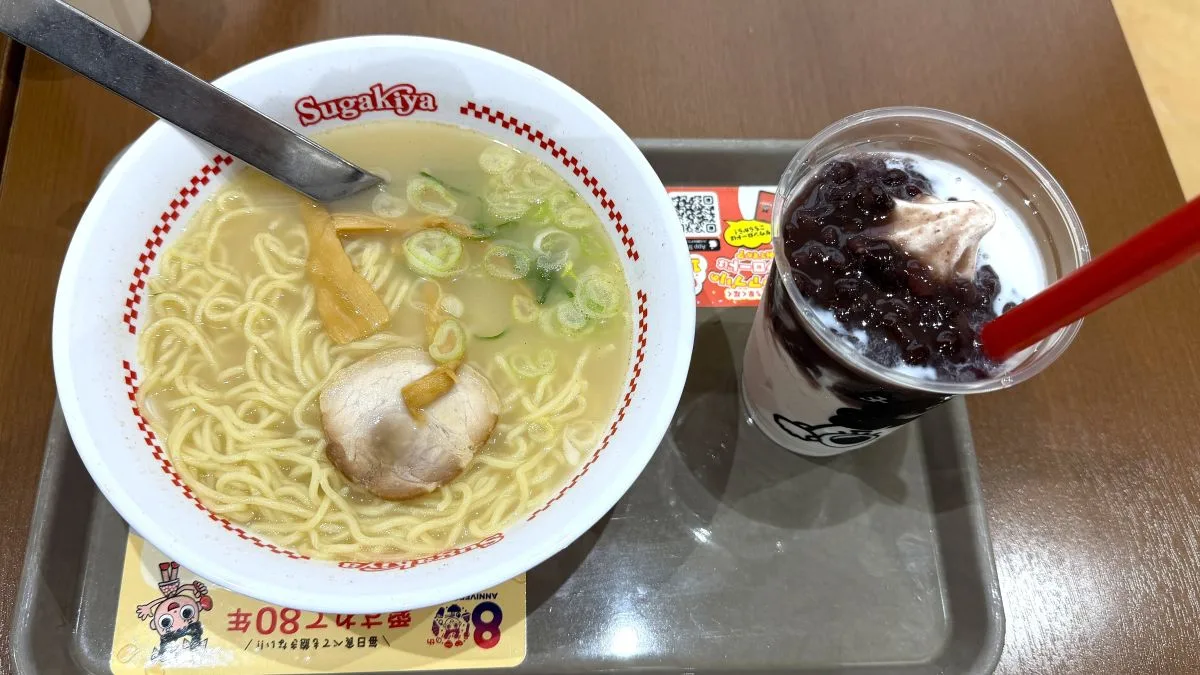 スガキヤでラーメンと「スーちゃんシェーク クリームぜんざい」を注文したら忙しいことになった