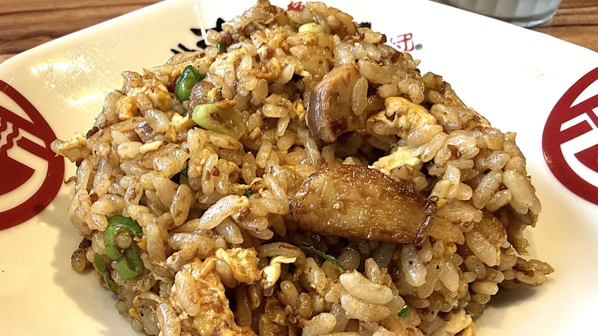 ラー麺ずんどう屋近江八幡店で「にんにくチャーハン」を食べてみた!ニンニクが想像以上にゴロゴロ